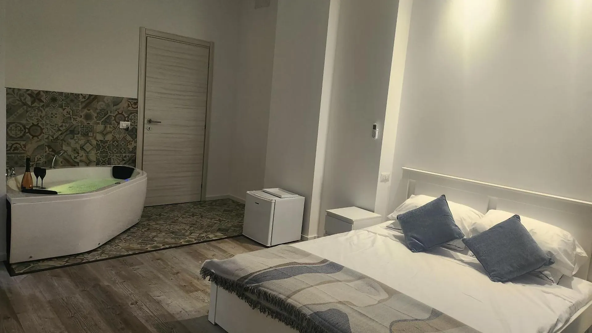 Orange Boutique Rooms Альгеро